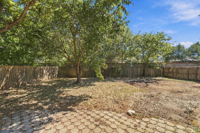 810 Honeysuckle DR, Leander, TX 78641