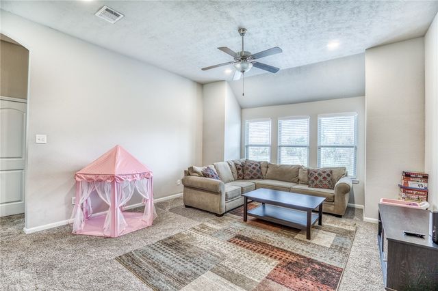 1827 Basin Trail, Brenham, TX 77833