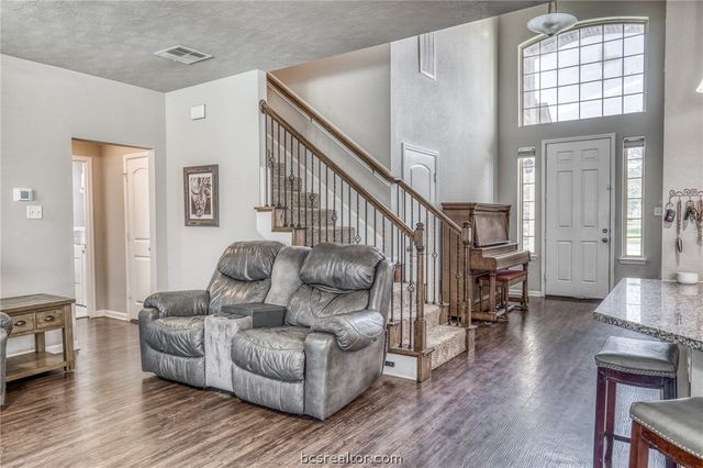 1827 Basin Trail, Brenham, TX 77833