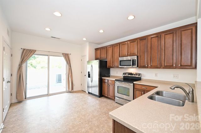 10612 Stoneacre Court, Pineville, NC 28134