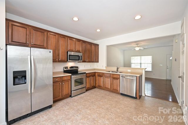 10612 Stoneacre Court, Pineville, NC 28134