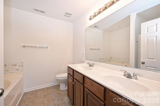 10612 Stoneacre Court, Pineville, NC 28134