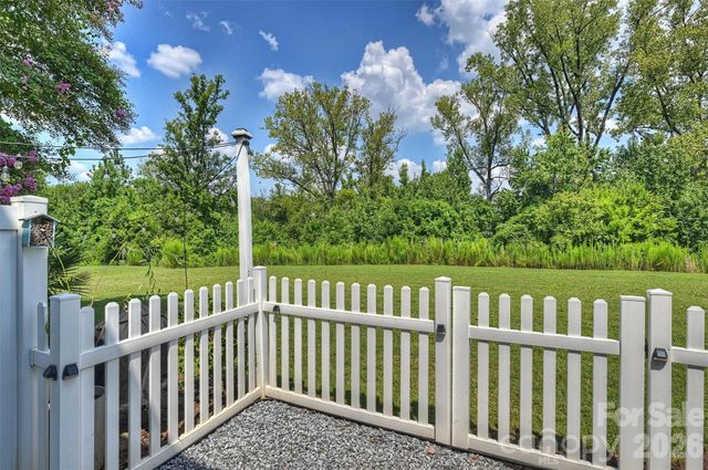 10612 Stoneacre Court, Pineville, NC 28134