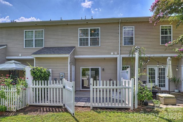 10612 Stoneacre Court, Pineville, NC 28134