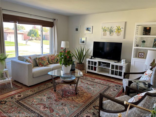 39839 Dorian Drive, Sterling Heights, MI 48310