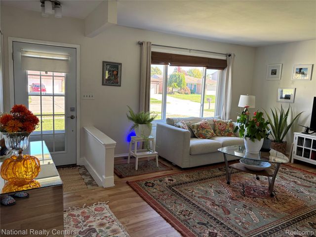 39839 Dorian Drive, Sterling Heights, MI 48310