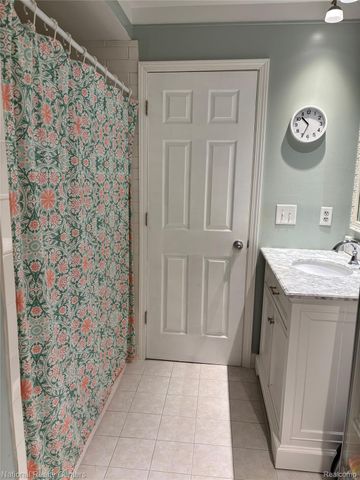 39839 Dorian Drive, Sterling Heights, MI 48310