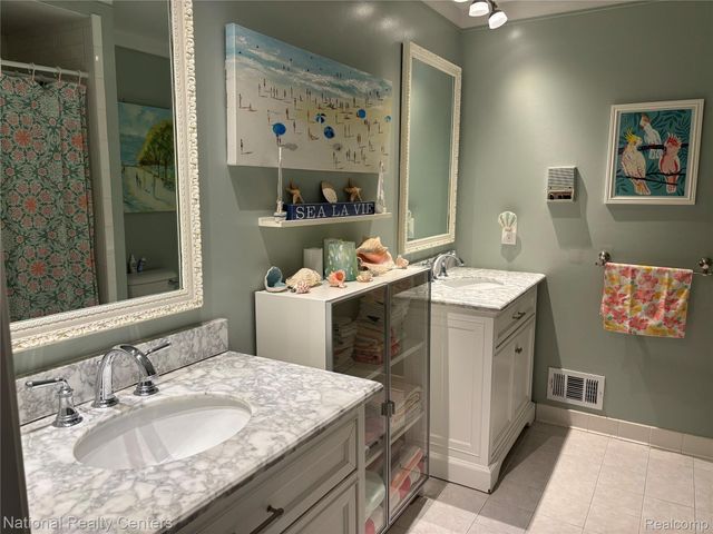 39839 Dorian Drive, Sterling Heights, MI 48310