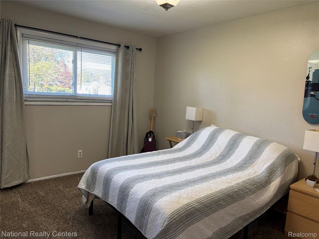 39839 Dorian Drive, Sterling Heights, MI 48310