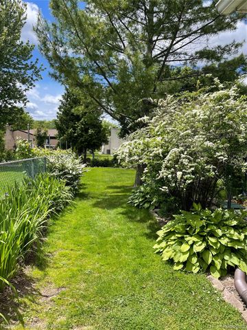 39839 Dorian Drive, Sterling Heights, MI 48310