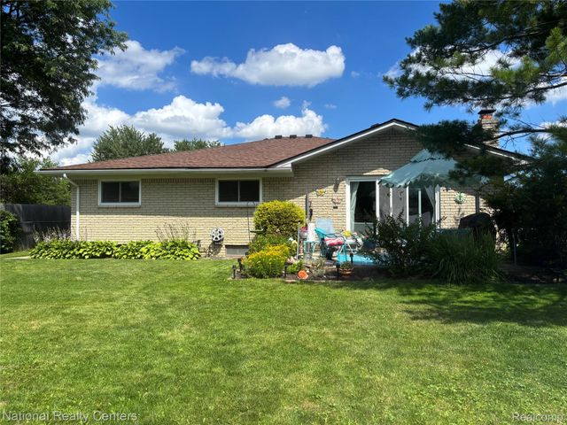 39839 Dorian Drive, Sterling Heights, MI 48310