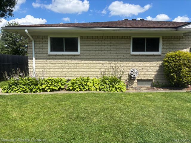 39839 Dorian Drive, Sterling Heights, MI 48310