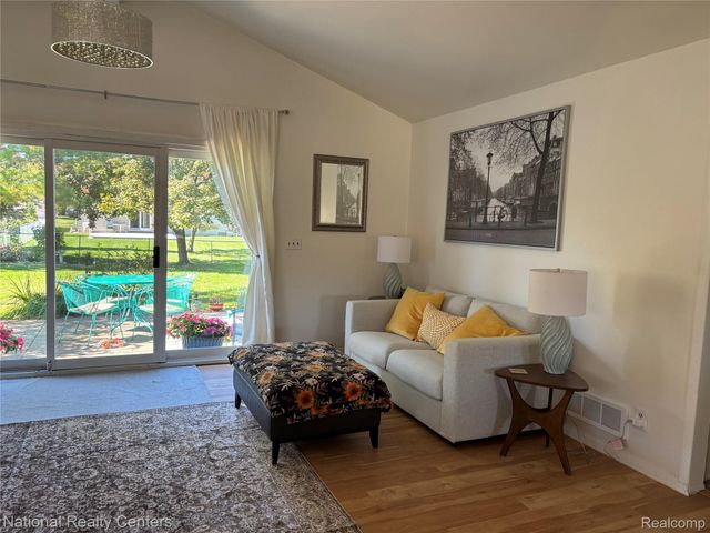 39839 Dorian Drive, Sterling Heights, MI 48310