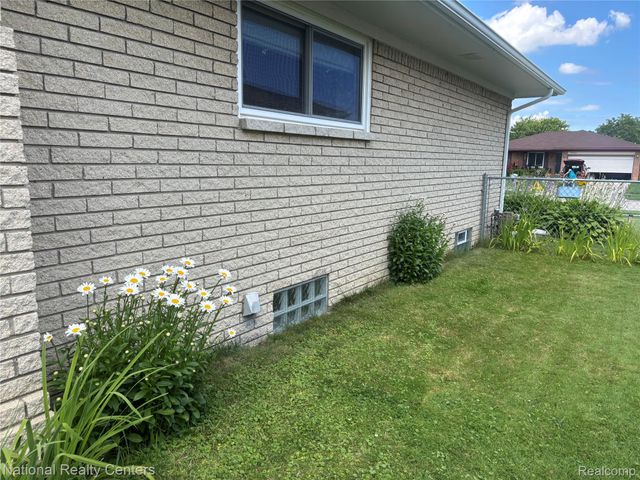 39839 Dorian Drive, Sterling Heights, MI 48310