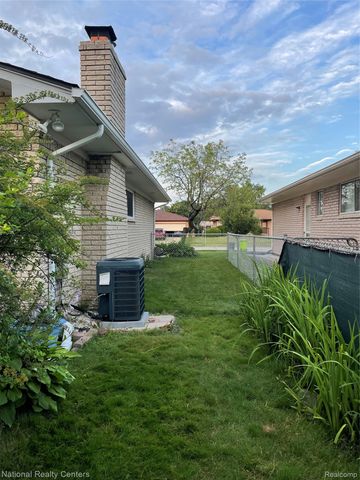 39839 Dorian Drive, Sterling Heights, MI 48310