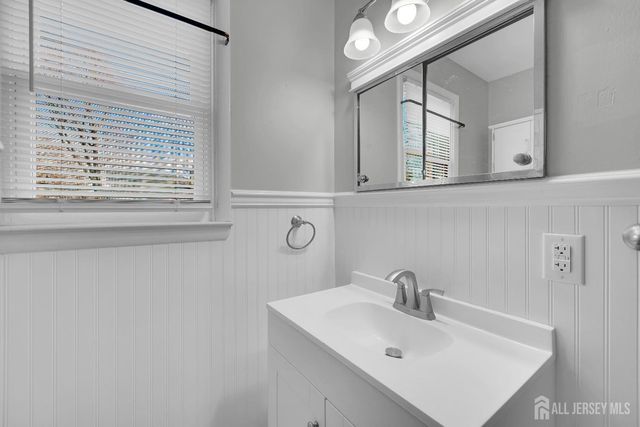 207 Gertrude Terrace, Dunellen, NJ 08812