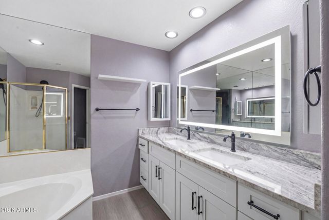 5200 S LAKESHORE Drive 116, Tempe, AZ 85283