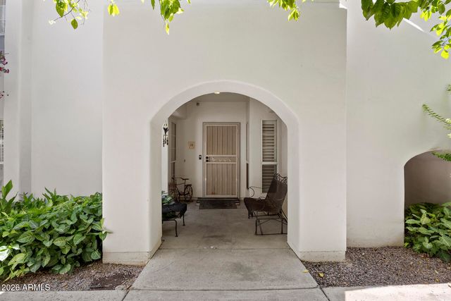 5200 S LAKESHORE Drive 116, Tempe, AZ 85283