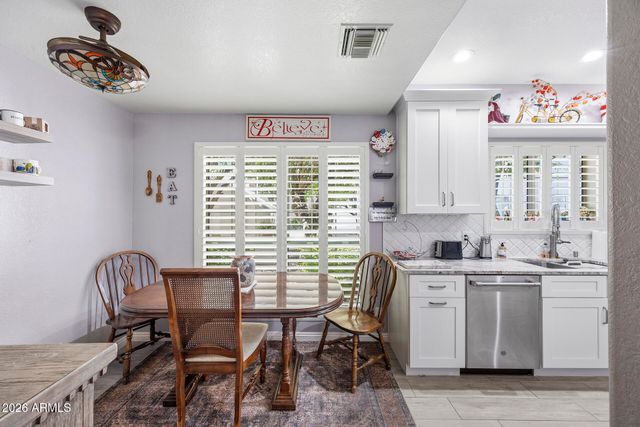5200 S LAKESHORE Drive 116, Tempe, AZ 85283