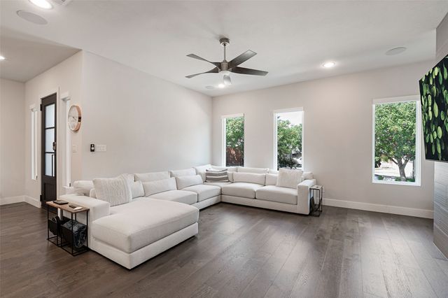 4126 Entrada Way, Dallas, TX 75219