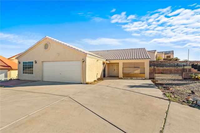 1863 E La Entrada Place, Fort Mohave, AZ 86426