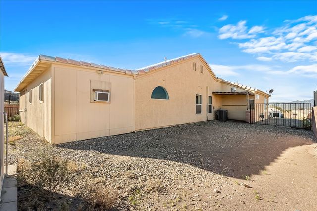 1863 E La Entrada Place, Fort Mohave, AZ 86426