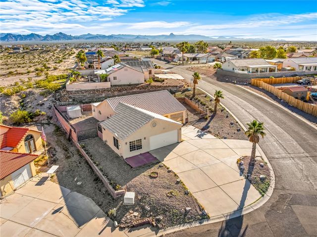 1863 E La Entrada Place, Fort Mohave, AZ 86426