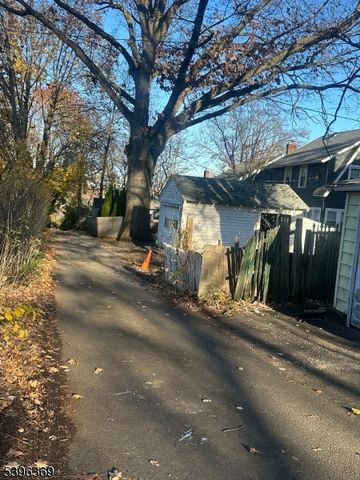 48 Laurel Ave, East Orange City, NJ 07017