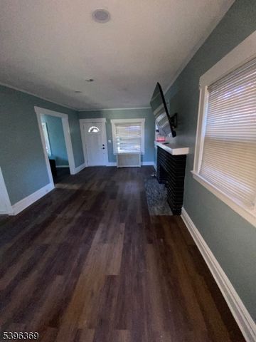 48 Laurel Ave, East Orange City, NJ 07017