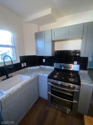 48 Laurel Ave, East Orange City, NJ 07017