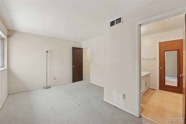 140 Burtonwood Drive, Ballwin, MO 63011