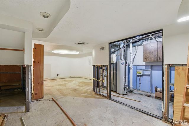 140 Burtonwood Drive, Ballwin, MO 63011