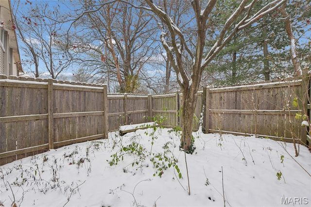 140 Burtonwood Drive, Ballwin, MO 63011