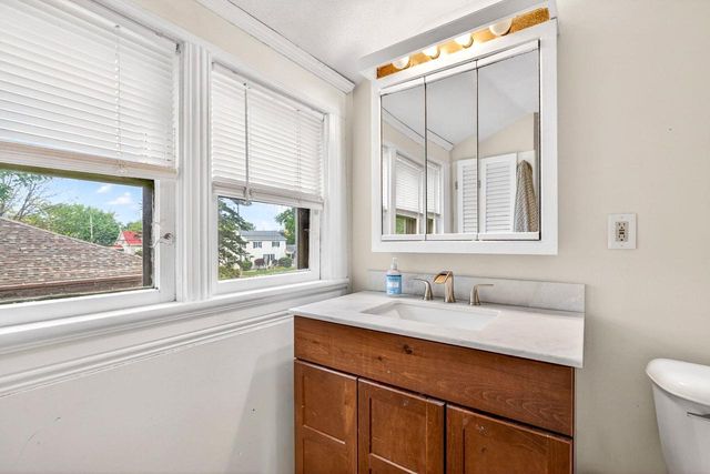 405 E COLUMBIAN AVENUE, Neenah, WI 54956