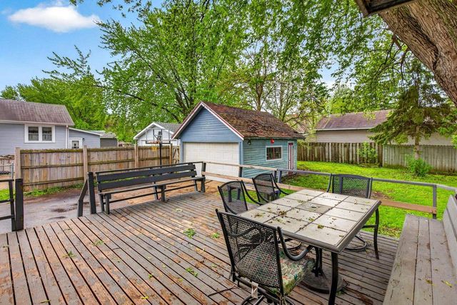 405 E COLUMBIAN AVENUE, Neenah, WI 54956