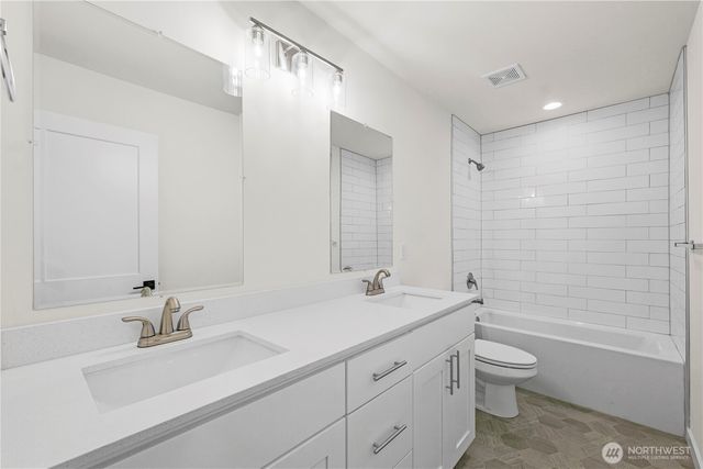 10 E Compass Lane, Allyn, WA 98524