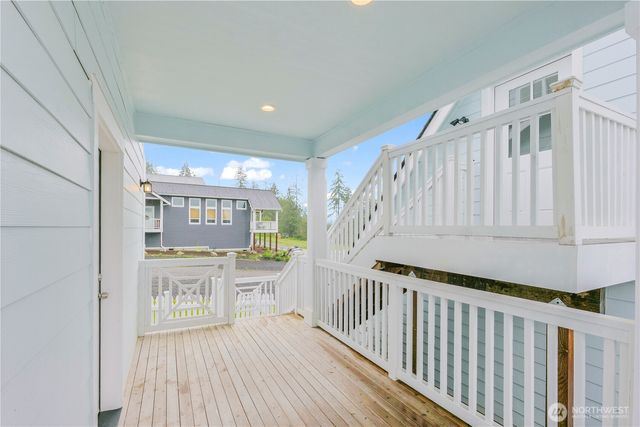 10 E Compass Lane, Allyn, WA 98524