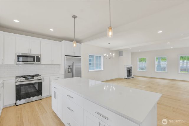 10 E Compass Lane, Allyn, WA 98524