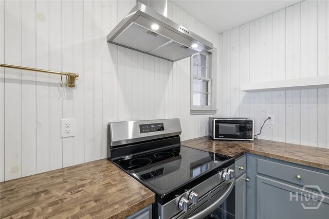 1302 E 53rd Street, Savannah, GA 31404