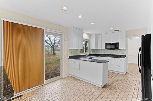 4817 Faircourt Drive, West Bloomfield, MI 48322