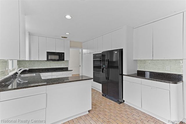 4817 Faircourt Drive, West Bloomfield, MI 48322