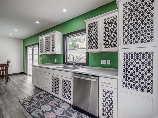 2217 E Mulberry Street, Evansville, IN 47714