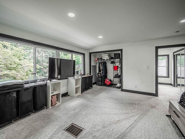 2217 E Mulberry Street, Evansville, IN 47714