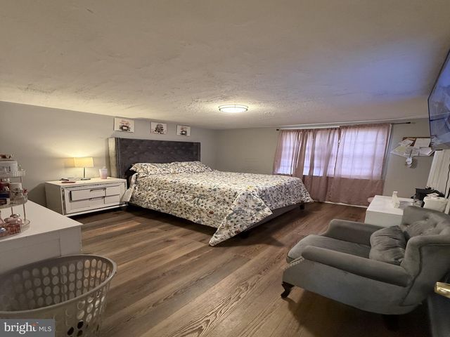 229 W 22ND ST, Chester, PA 19013