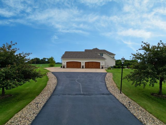 23535 York Road, Hutchinson, MN 55350