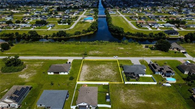 1922 NW 9th PL, Cape Coral, FL 33993