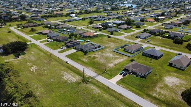 1922 NW 9th PL, Cape Coral, FL 33993