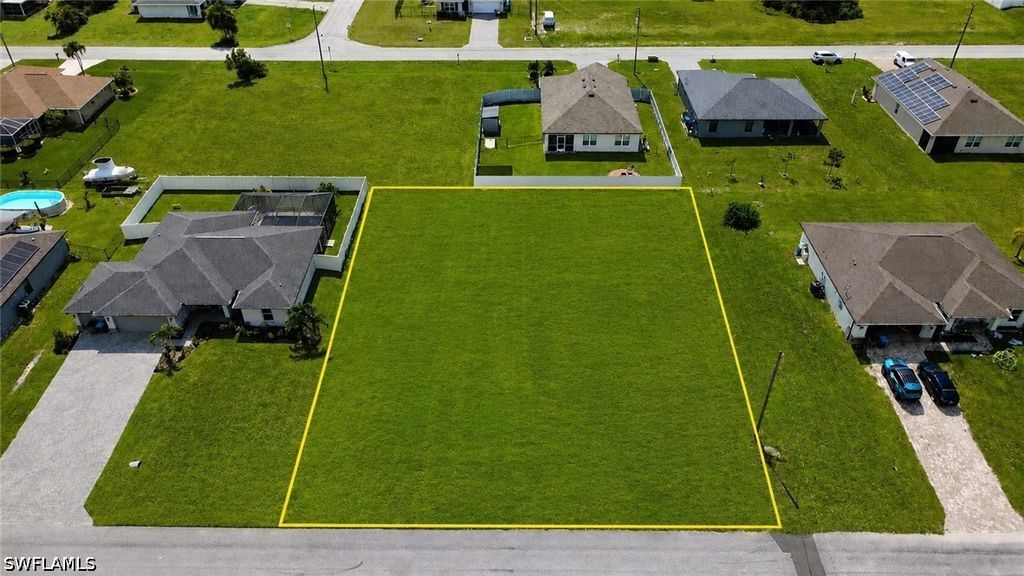 1922 NW 9th PL, Cape Coral, FL 33993
