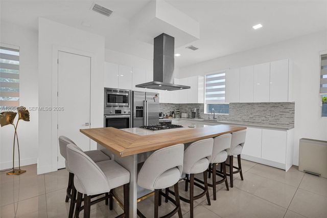 7509 NW 99th Avenue, Doral, FL 33178