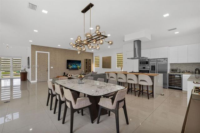 7509 NW 99th Avenue, Doral, FL 33178